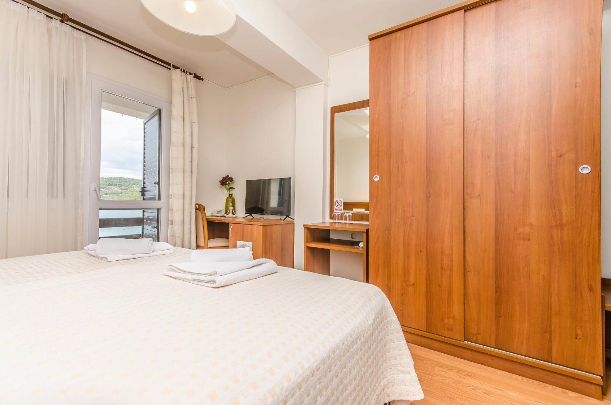 House Hotel Plava Laguna Tisno Εξωτερικό φωτογραφία
