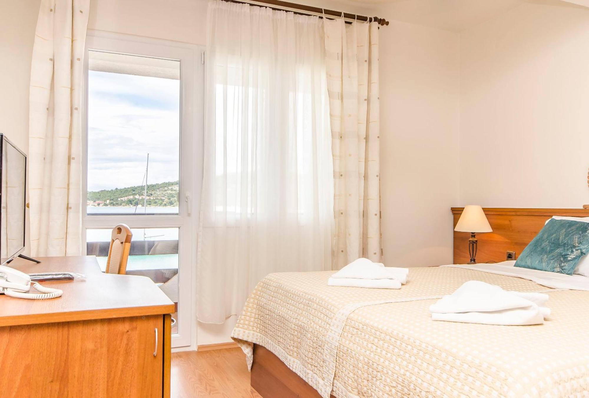 House Hotel Plava Laguna Tisno Εξωτερικό φωτογραφία