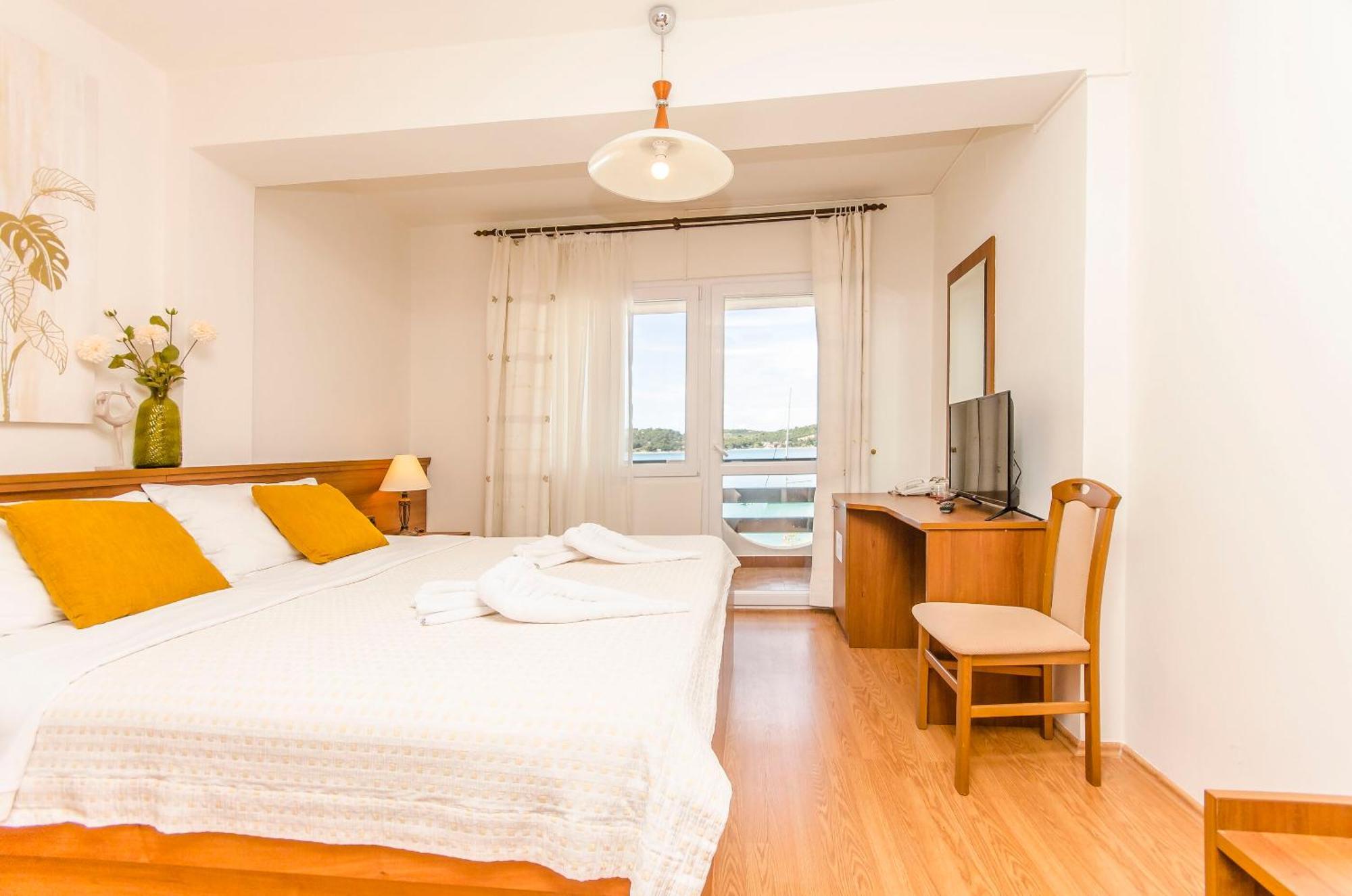House Hotel Plava Laguna Tisno Εξωτερικό φωτογραφία