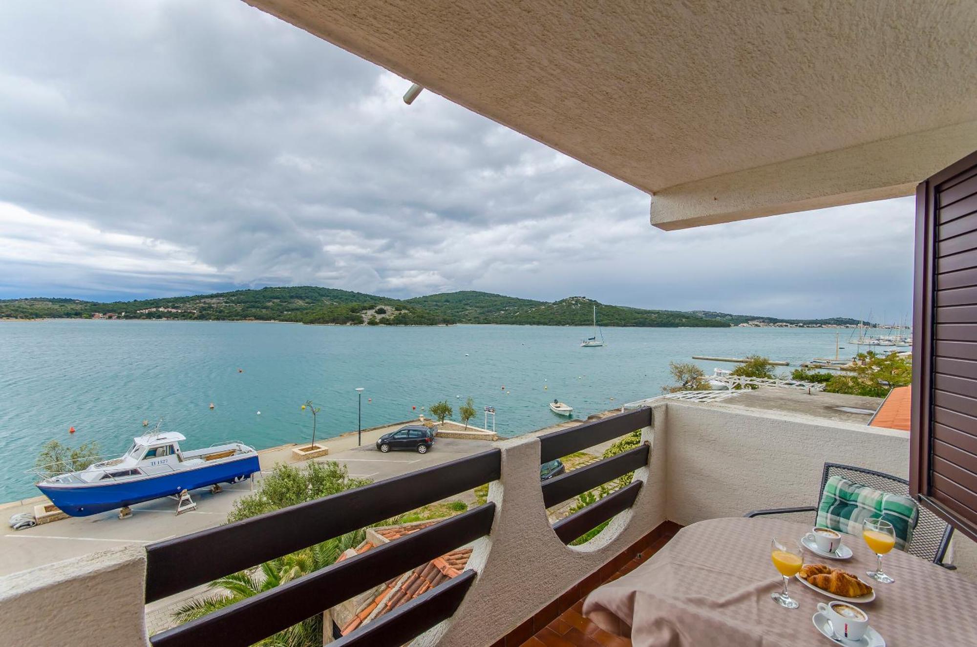 House Hotel Plava Laguna Tisno Δωμάτιο φωτογραφία