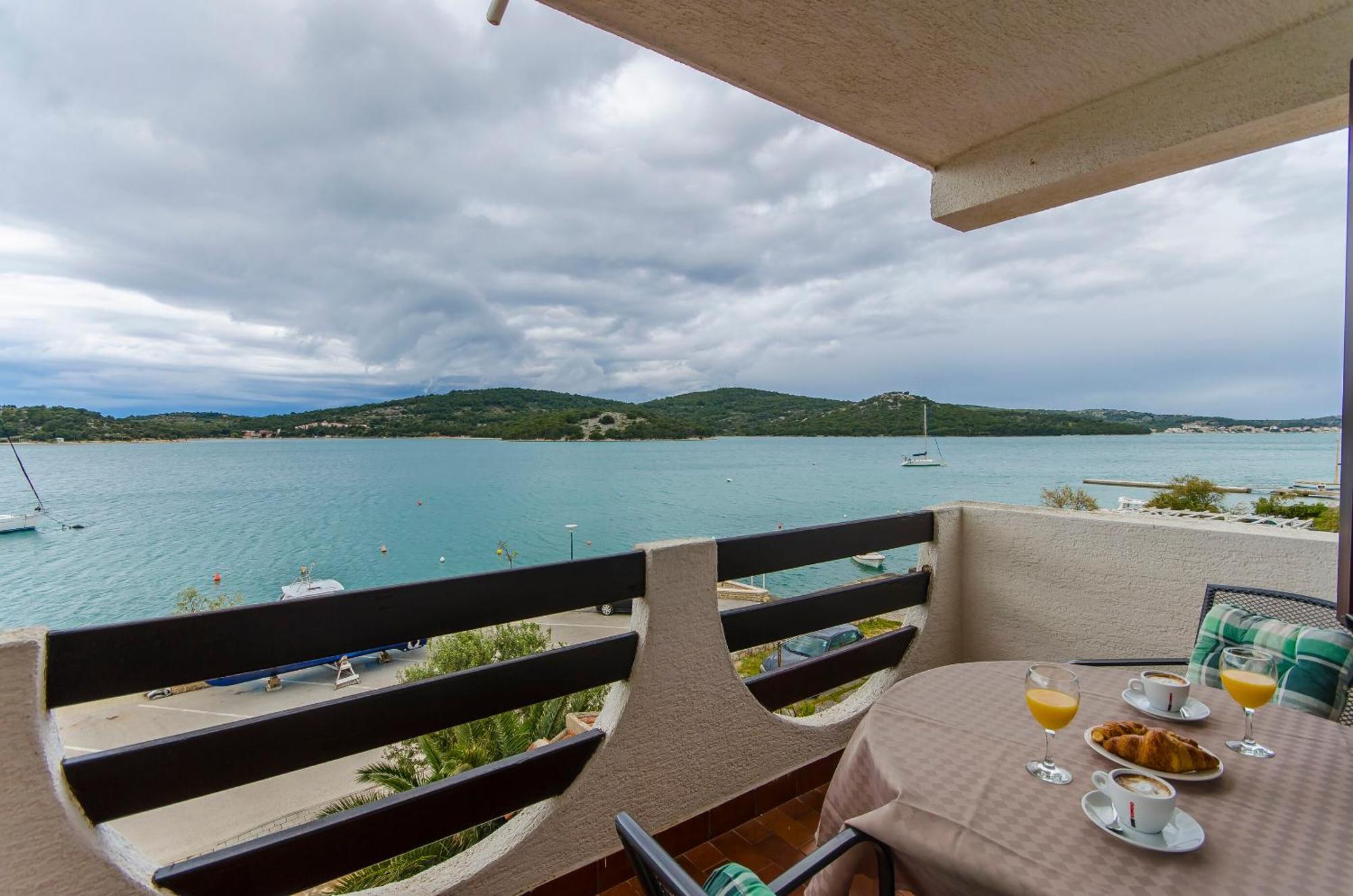 House Hotel Plava Laguna Tisno Δωμάτιο φωτογραφία